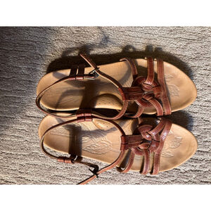 Born Women’s Sandals Size 9